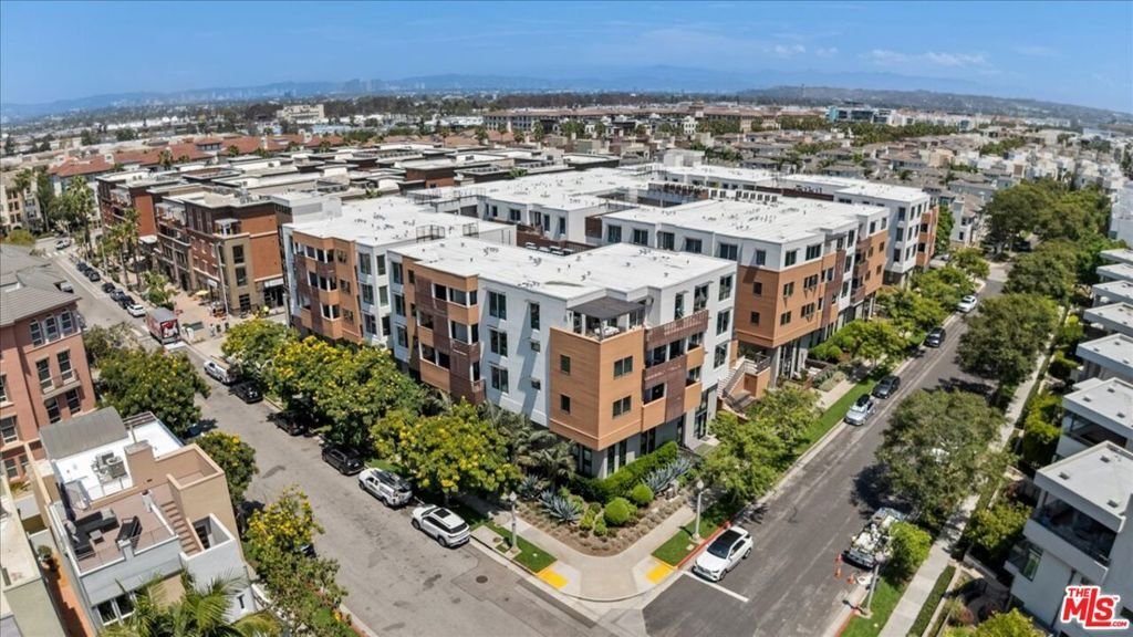 Condo in Los Angeles, California, United States 2 - 18649031