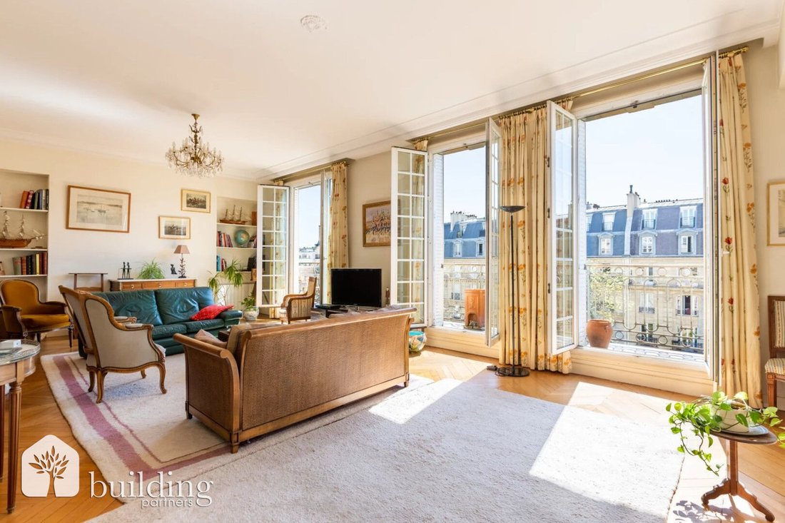 Apartment in La Fourche-Guy Môquet, Paris 17e Arrondissement, Paris 1 - 18649399