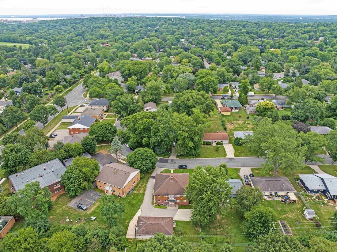 Fitchburg, Wisconsin, United States 3 - 18648845