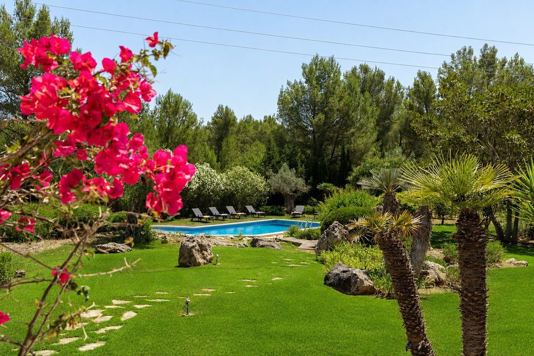 Finca in Pollenca, Balearic Islands, Spain 4 - 18649036