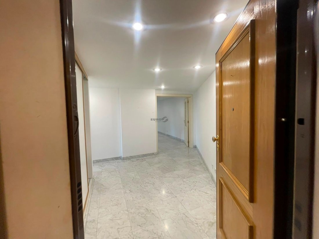 Apartment in Carcavelos e Parede, Lisbon, Portugal 2 - 18648940