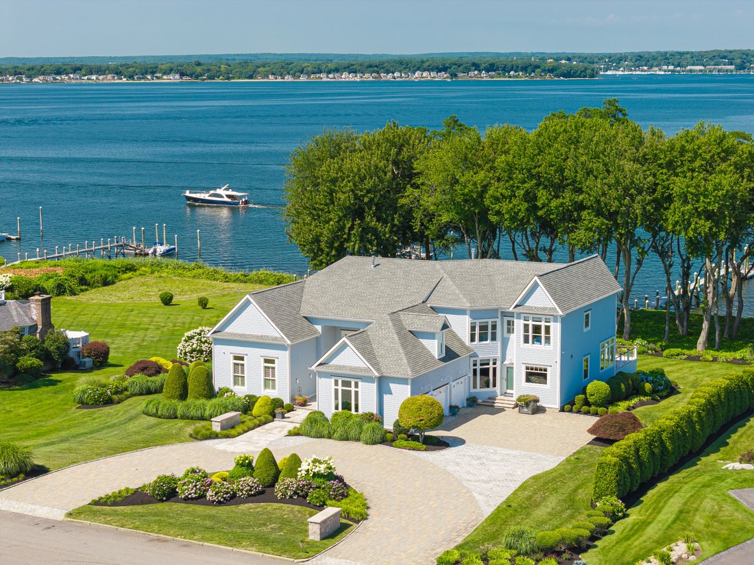 Warwick, Rhode Island, United States 1 - 18649693