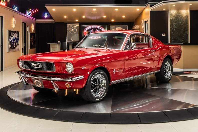 Coupe in Plymouth, United States 1 - 18324349