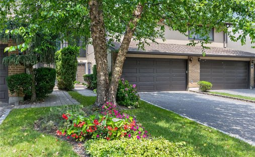 Condo in Roslyn, New York, United States 1