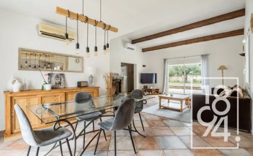 House in La Cadiere-d'Azur, Provence-Alpes-Côte d'Azur, France 1