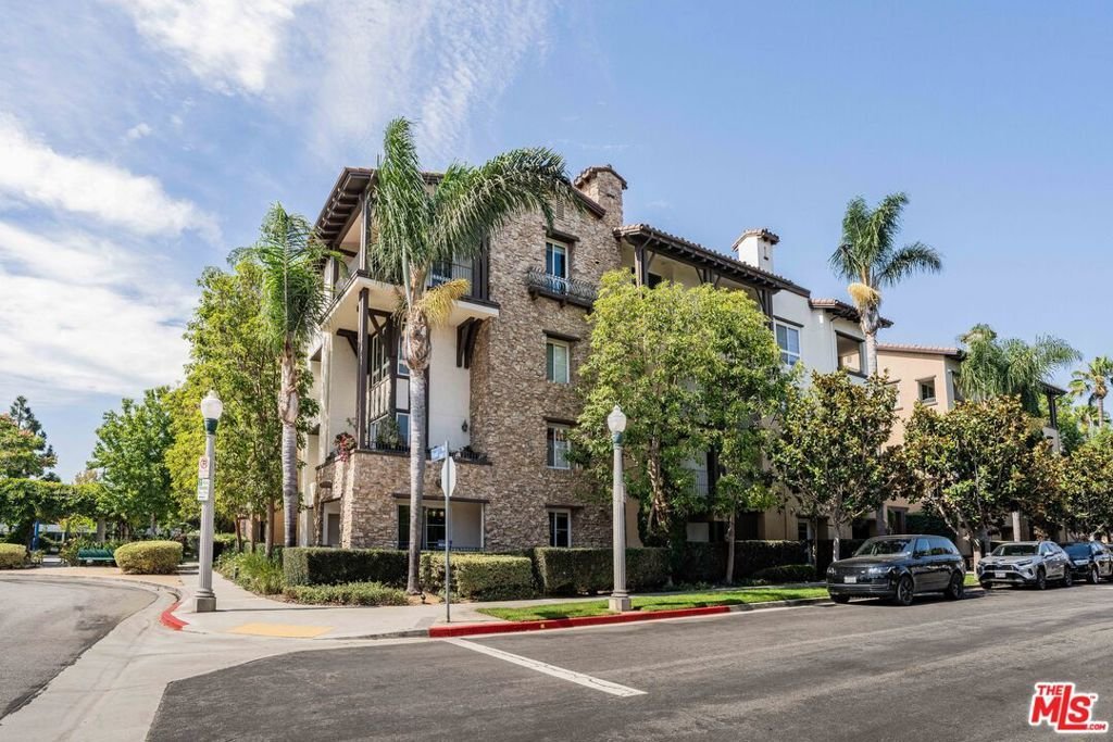 Condo in Los Angeles, California, United States 2 - 18649022