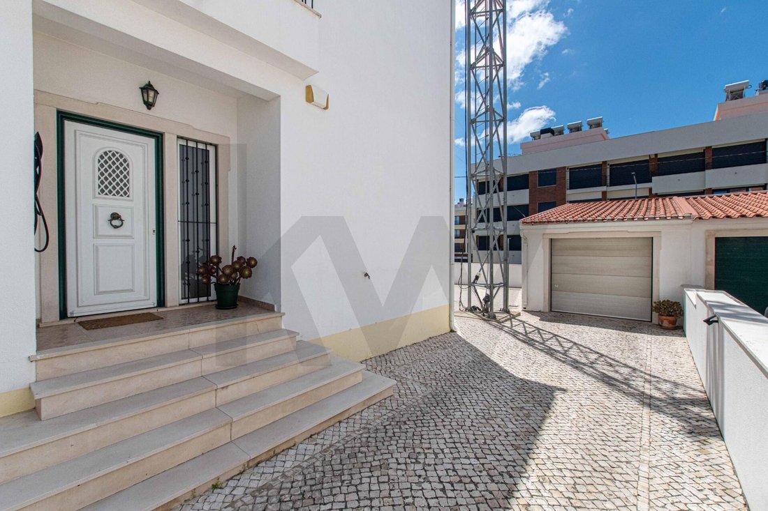 Townhouse in Arruda dos Vinhos, Lisbon, Portugal 3 - 18648831