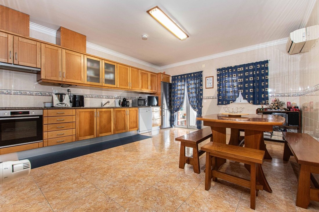 Townhouse in Arruda dos Vinhos, Lisbon, Portugal 5 - 18648831