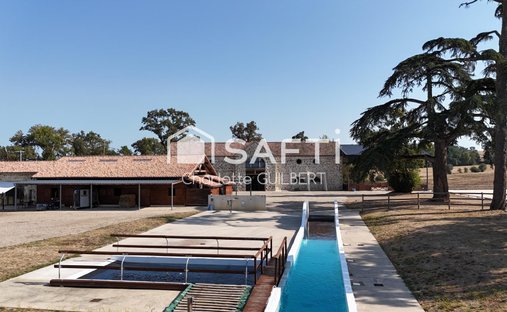 House in Saint-Vincent-de-Lamontjoie, Nouvelle-Aquitaine, France 1