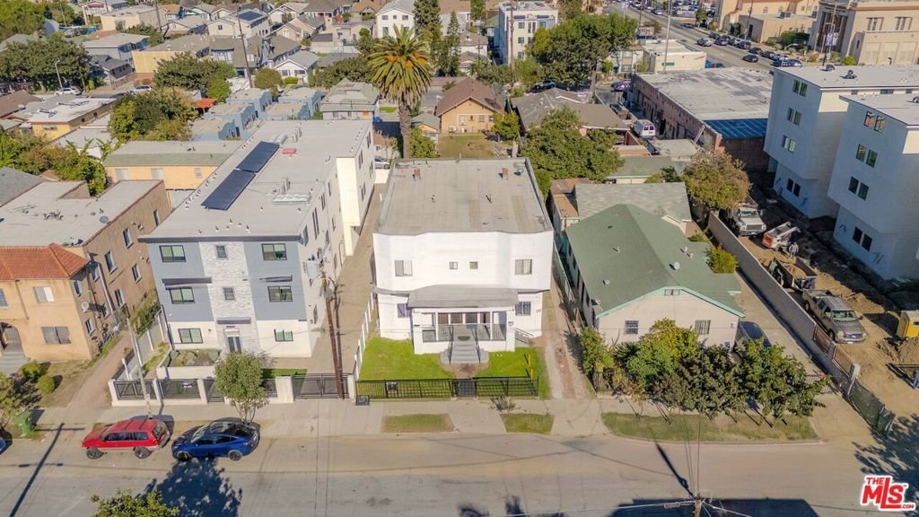 Los Angeles, California, United States 1 - 18649020