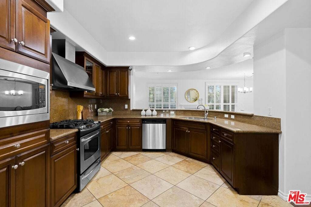 Condo in Los Angeles, California, United States 5 - 18649022