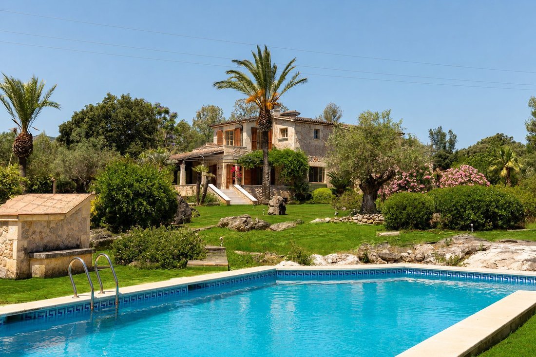 Finca in Pollenca, Balearic Islands, Spain 3 - 18649036