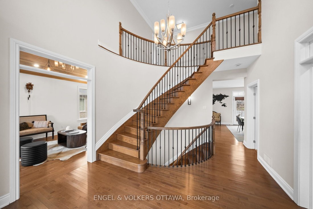House in Ottawa, Ontario, Canada 5 - 18649838