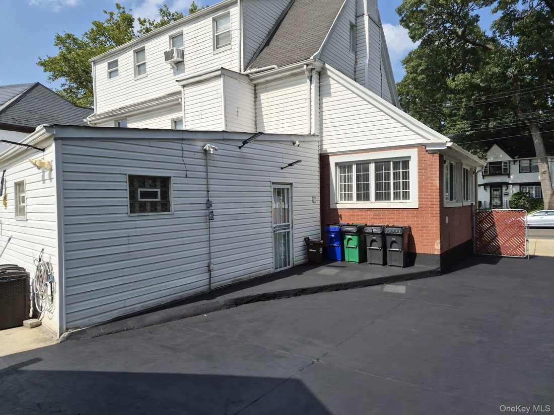 House in New York, New York, United States 4 - 18649046