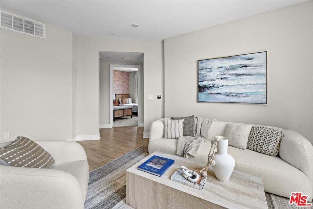 Condo in Los Angeles, California, United States 4 - 18649031
