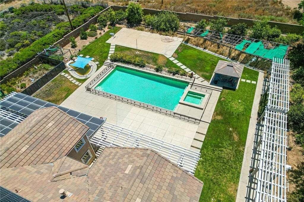 House in Corona, California, United States 3 - 18649582