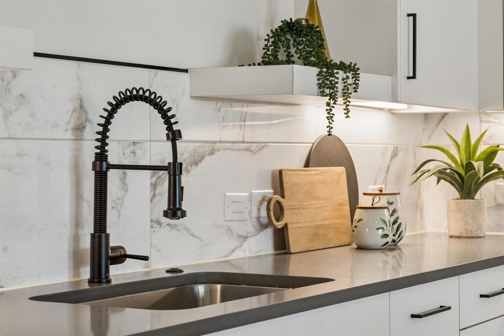 Condo in Dallas, Texas, United States 3 - 18649656