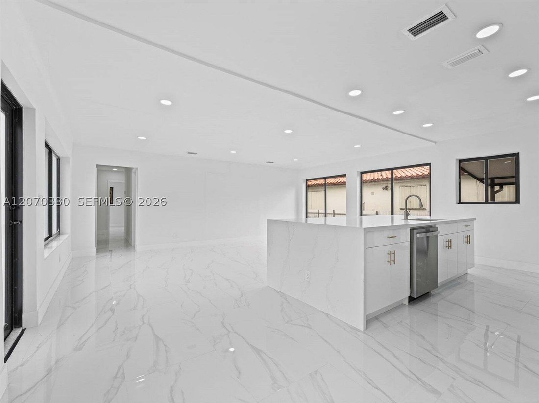 House in Miami, Florida, United States 5 - 18646167