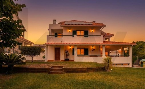 Townhouse en Charneca de Caparica y Sobreda, Setúbal Municipality, Portugal 1