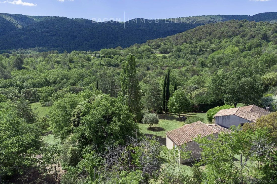 House in Ménerbes, Provence-Alpes-Côte d'Azur, France 4 - 17953104