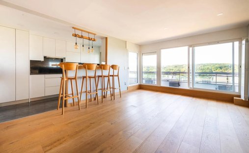Apartment in Gressets-Centre-Garenne-Bechevet, La Celle-Saint-Cloud, France 1