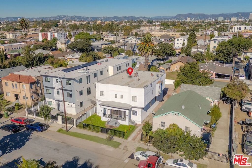 Los Angeles, California, United States 3 - 18649020