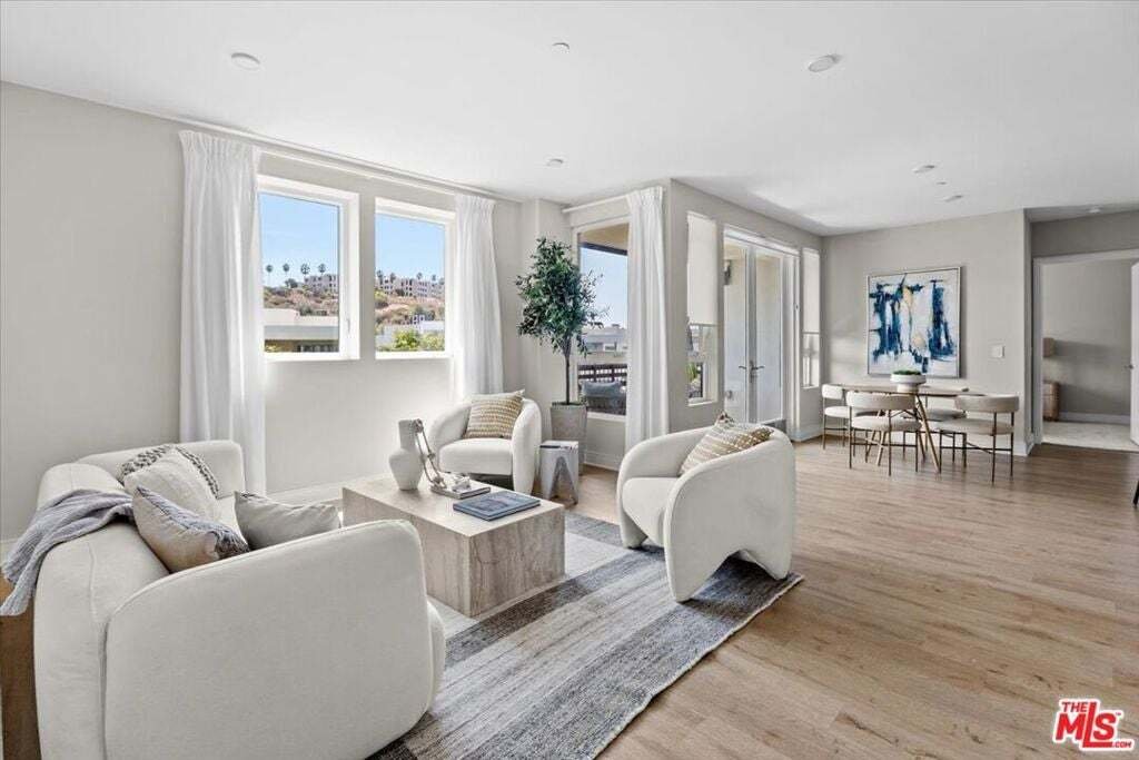 Condo in Los Angeles, California, United States 1 - 18649031