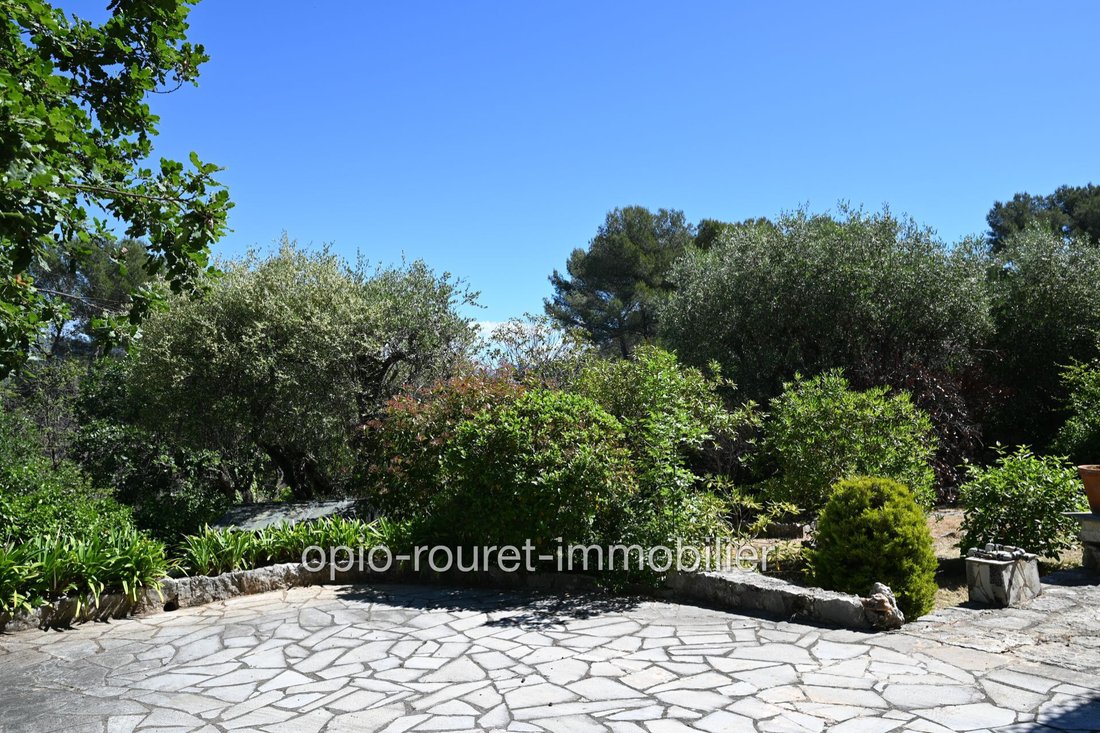 Villa in Nord, Roquefort-les-Pins, France 4 - 16394082
