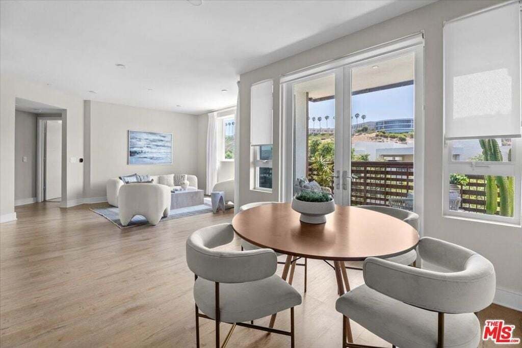 Condo in Los Angeles, California, United States 5 - 18649031
