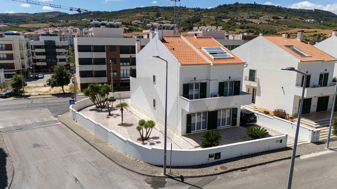 Townhouse in Arruda dos Vinhos, Lisbon, Portugal 2 - 18648831