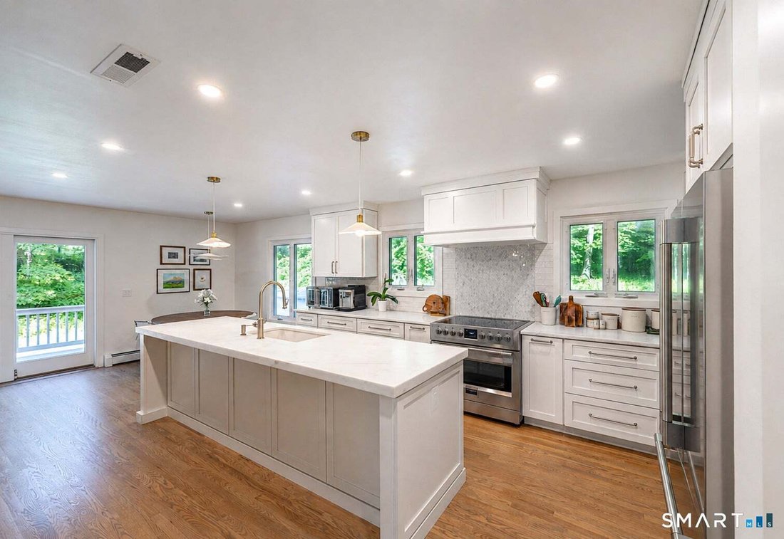 House in Bethel, Connecticut, United States 4 - 18648725