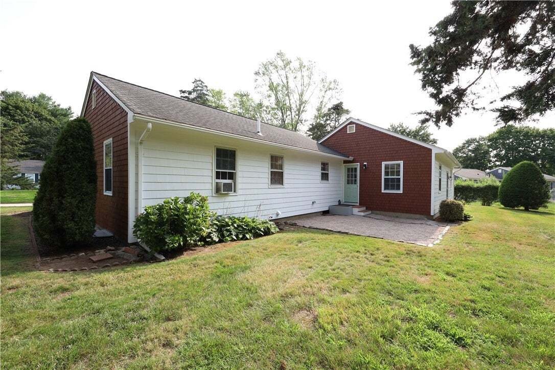 House in Warwick, Rhode Island, United States 4 - 18648941
