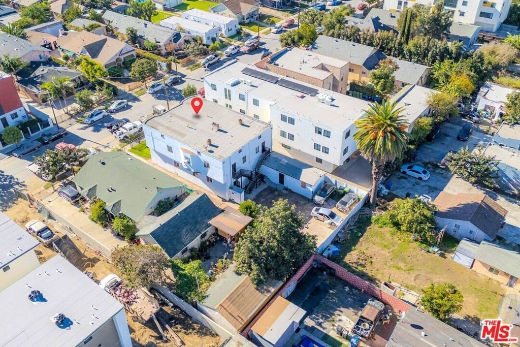 Los Angeles, California, United States 4 - 18649020