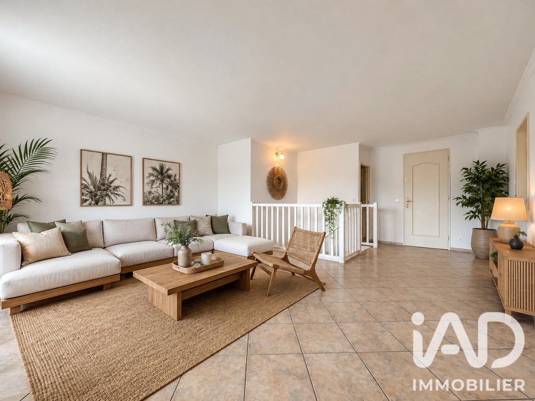 Apartment in Centre et Sud Est, Saint-Didier-au-Mont-d'Or, France 1 - 17692447