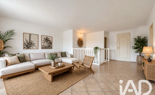 Apartment in Centre et Sud Est, Saint-Didier-au-Mont-d'Or, France 1