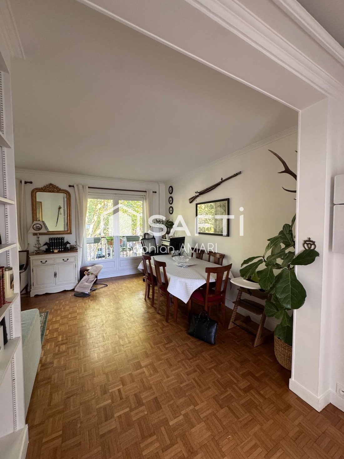 Apartment in Domaine National du Château, Versailles, France 5 - 18650381