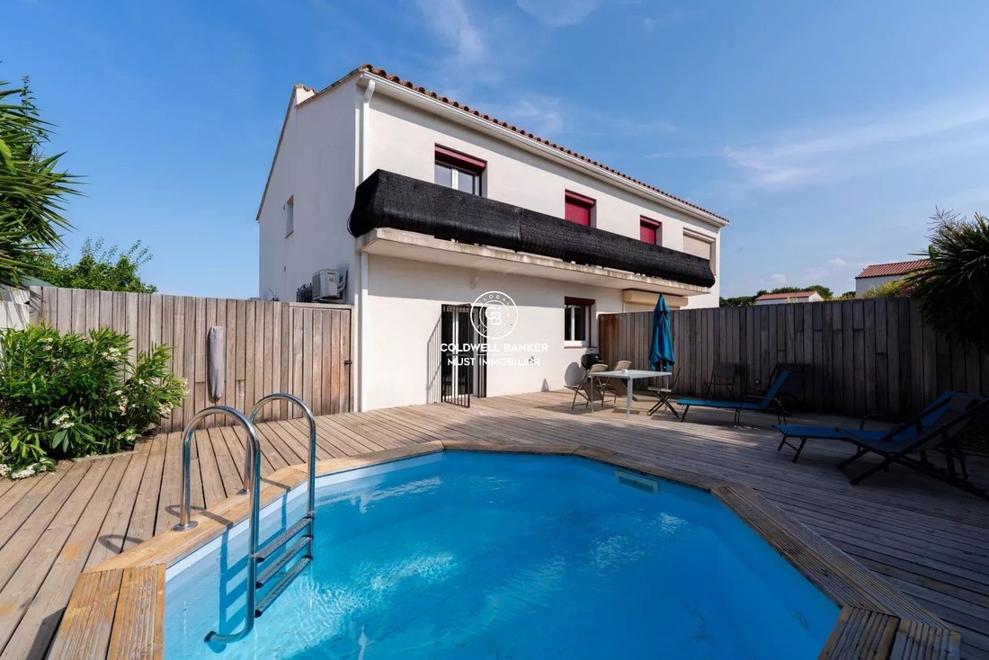 Estate in Latour-Bas-Elne, Occitania, France 1 - 18650055