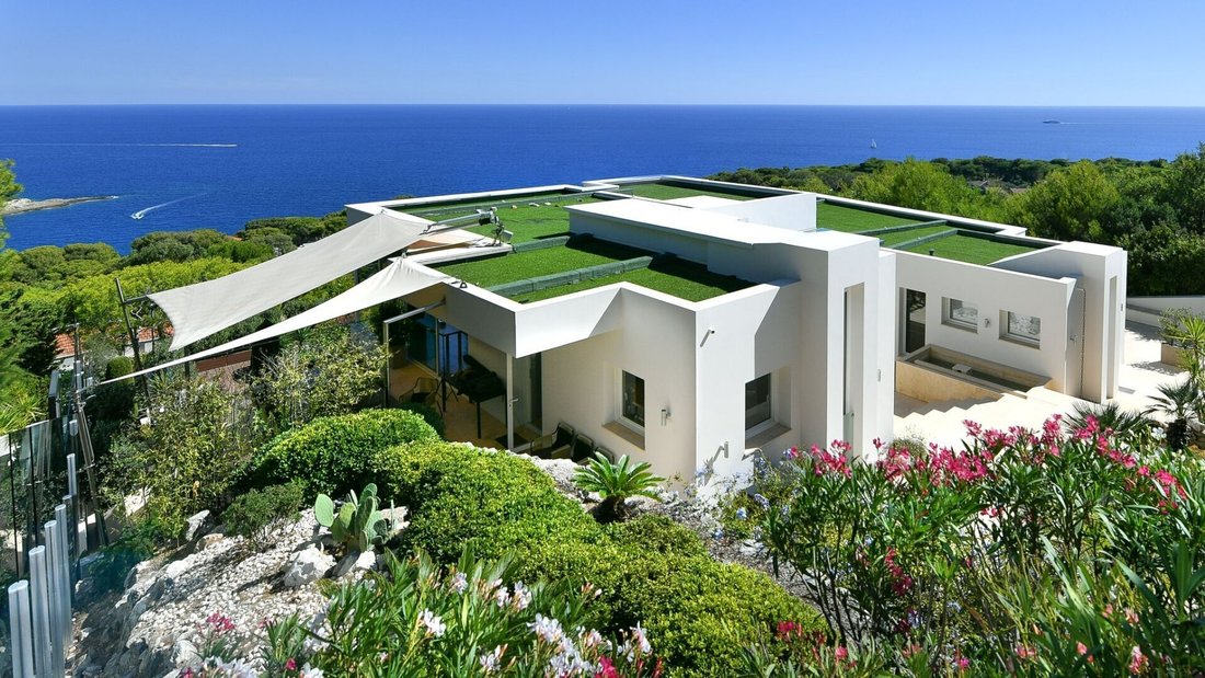 Villa in Saint-Jean-Cap-Ferrat, Provence-Alpes-Côte d'Azur, France 3 - 18650034