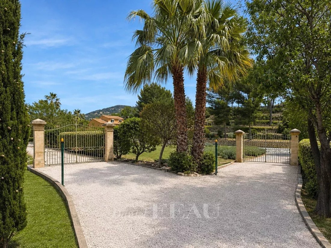 House in Saint-Cyr-sur-Mer, Provence-Alpes-Côte d'Azur, France 3 - 18635087