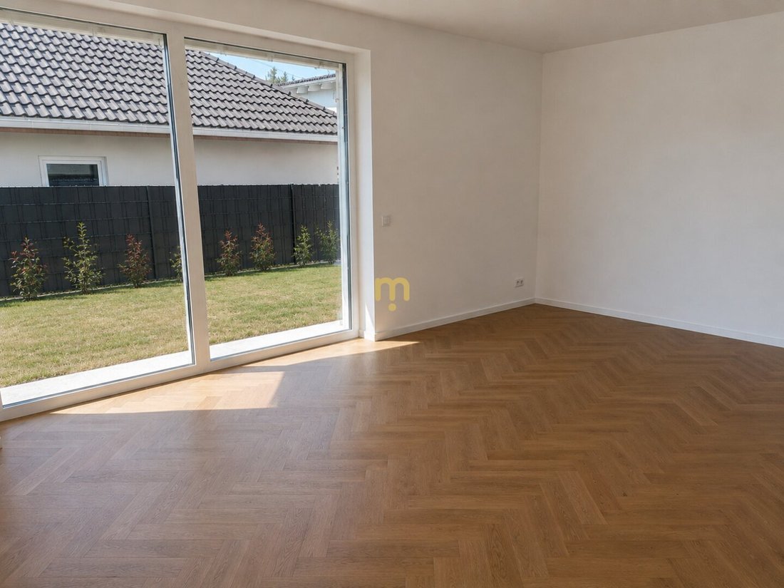 Vienna, Wien, Austria 4 - 18035023