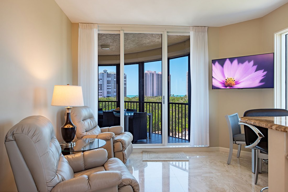 Condo in Naples, Florida, United States 5 - 18650406