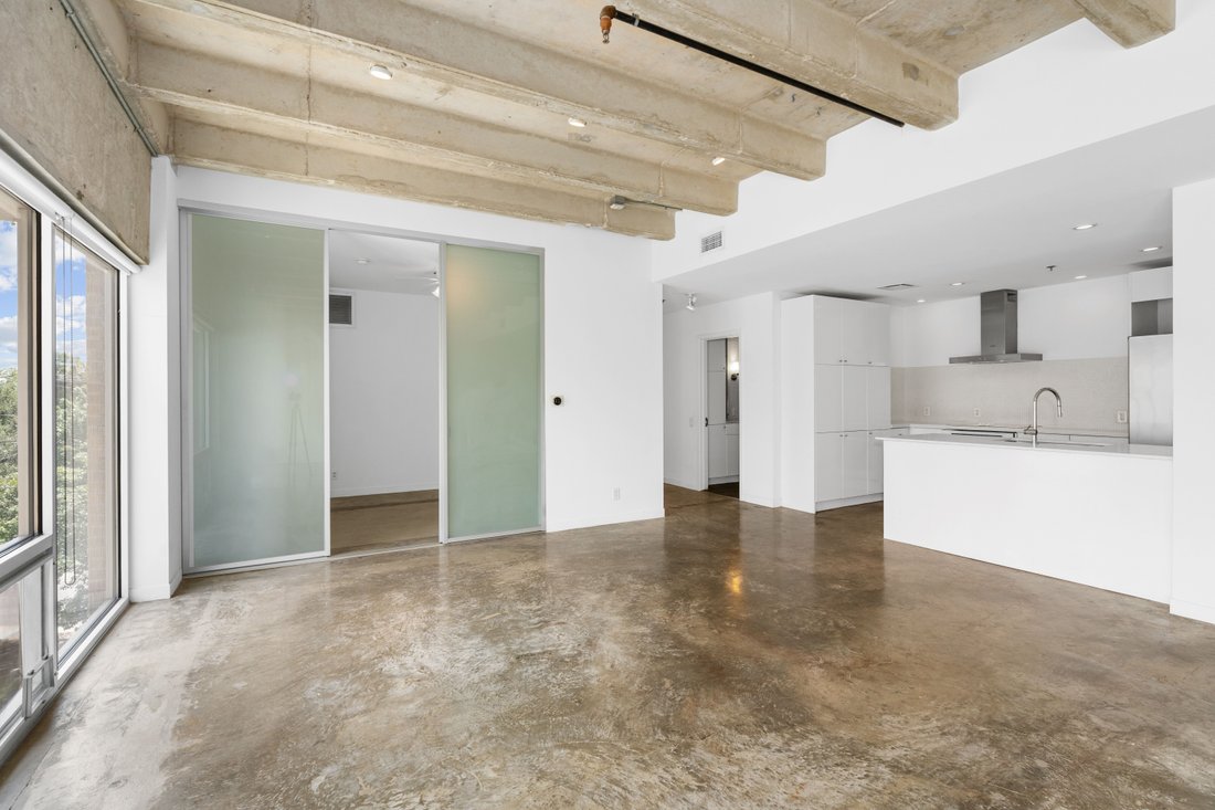 Condo in San Antonio, Texas, United States 5 - 18650480