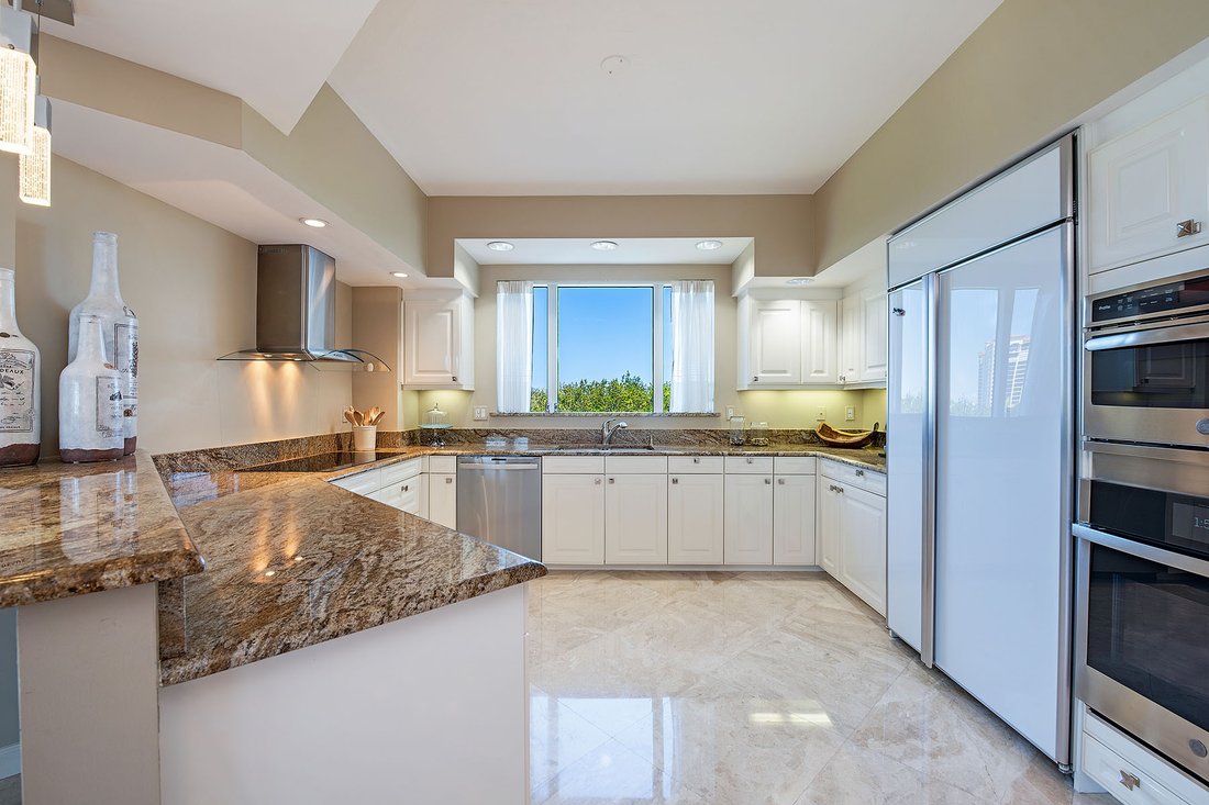 Condo in Naples, Florida, United States 4 - 18650406