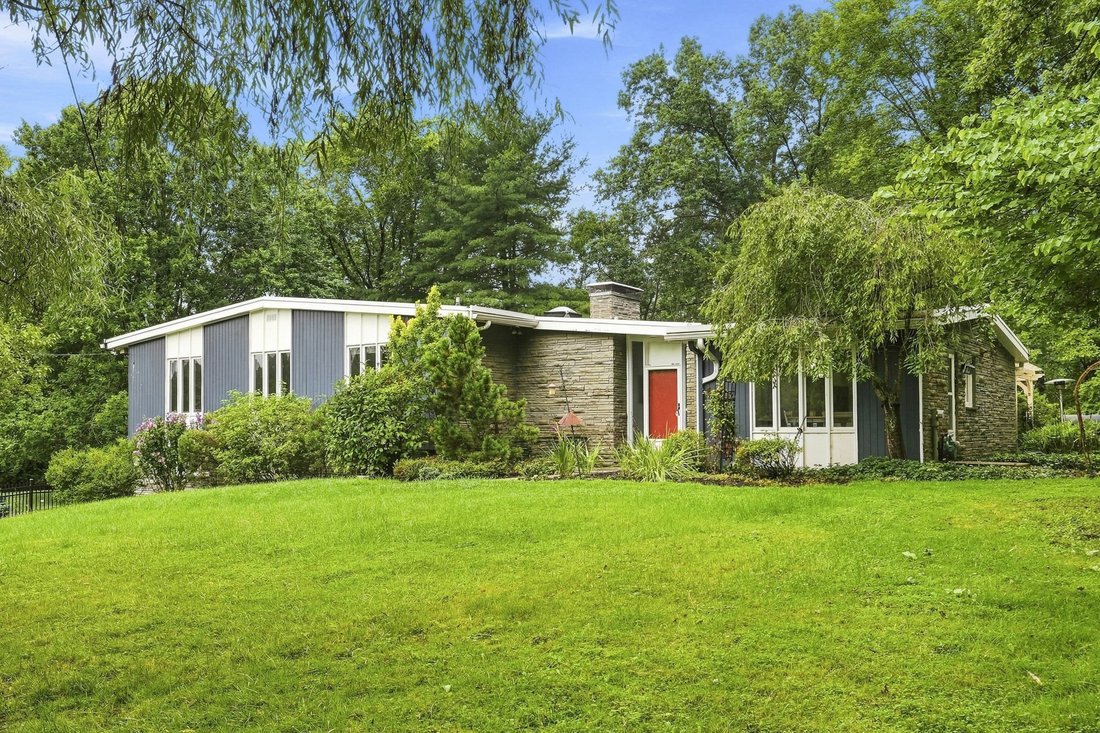 House in Pittsburgh, Pennsylvania, United States 2 - 18650452