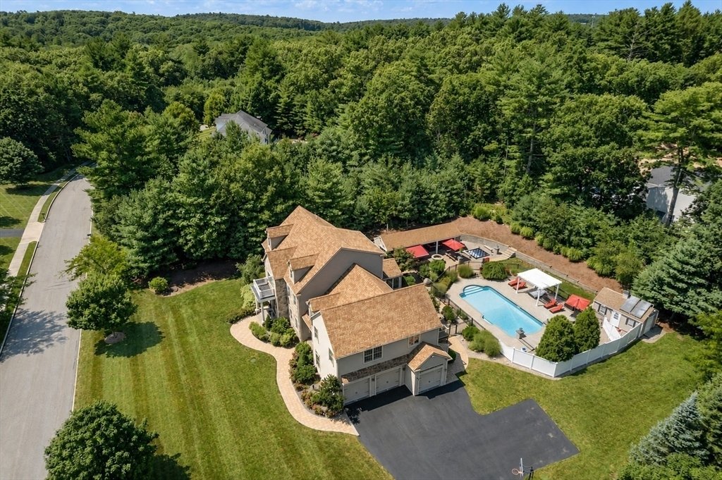 House in Franklin, Massachusetts, United States 2 - 18650458