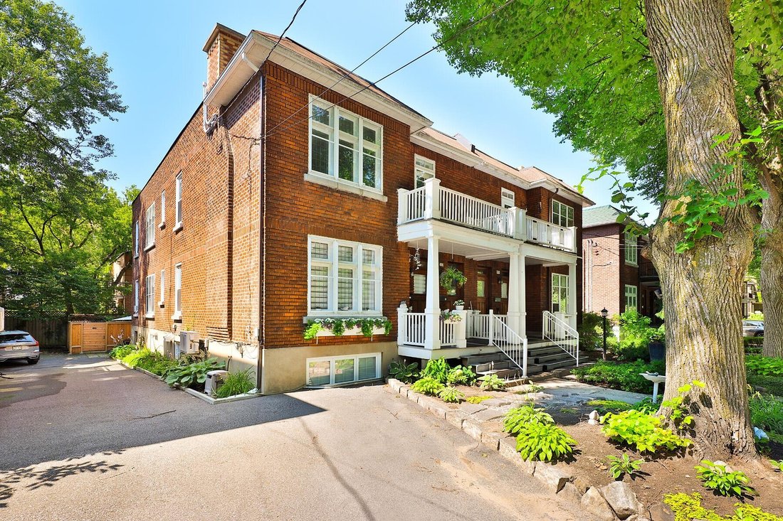 House in Montréal, Quebec, Canada 2 - 18650451