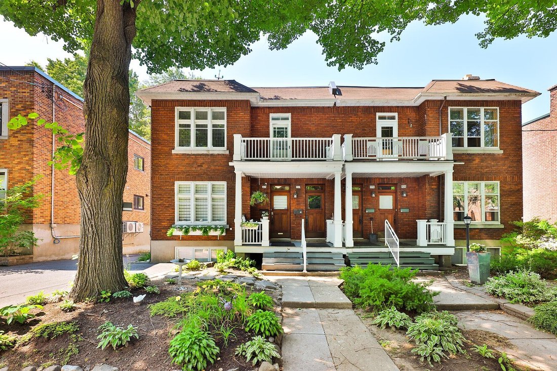 House in Montréal, Quebec, Canada 1 - 18650451