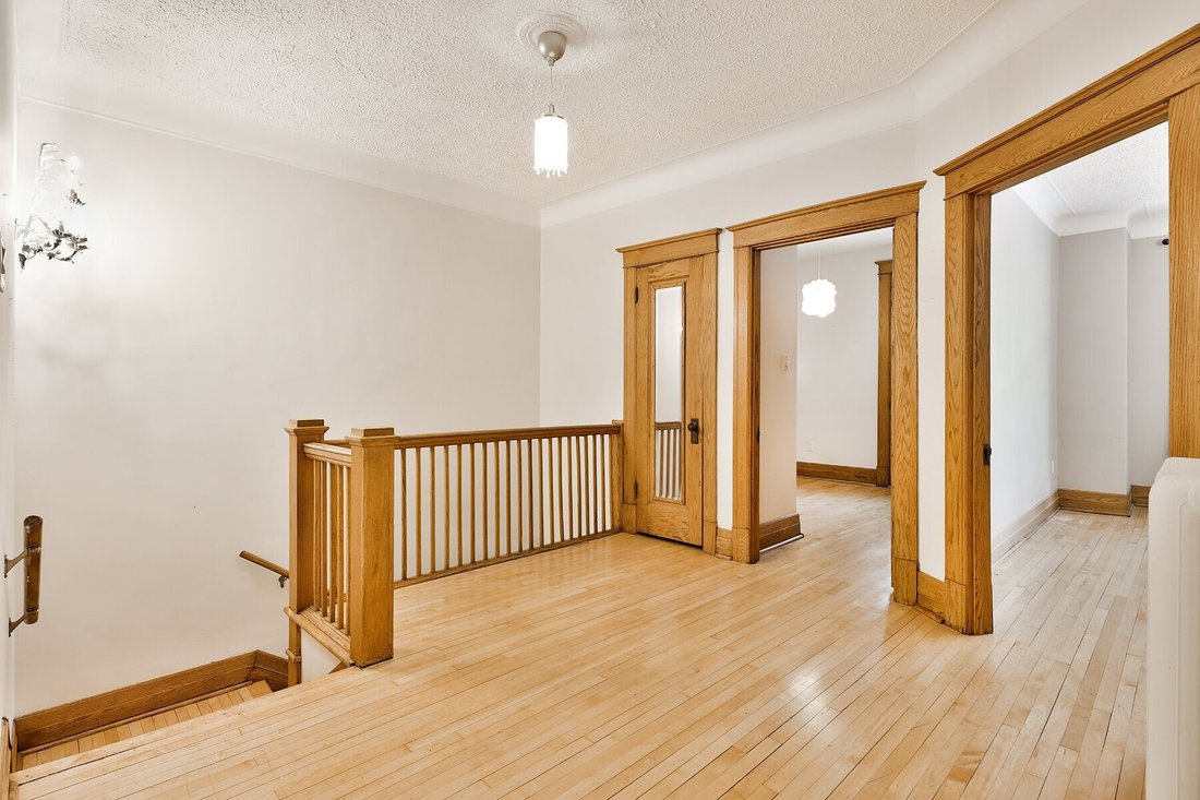 House in Montréal, Quebec, Canada 3 - 18650451