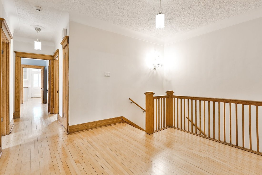 House in Montréal, Quebec, Canada 4 - 18650451