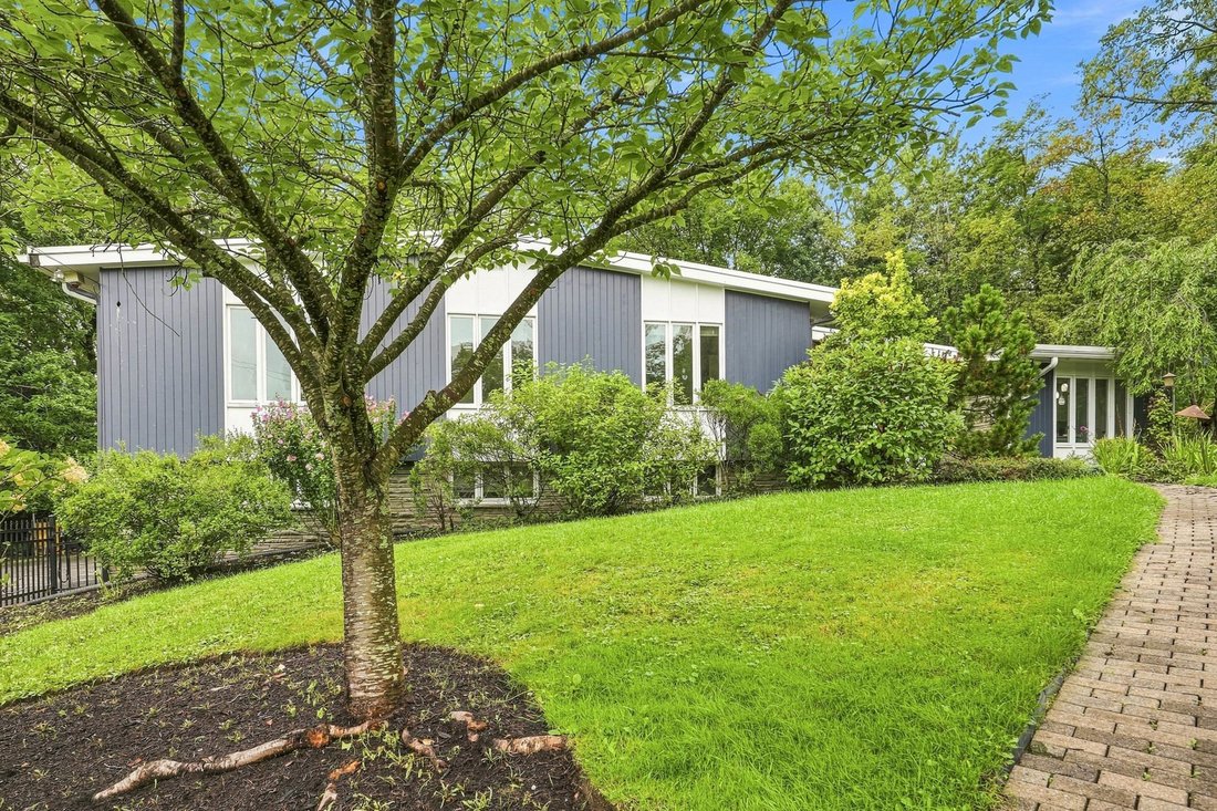 House in Pittsburgh, Pennsylvania, United States 3 - 18650452